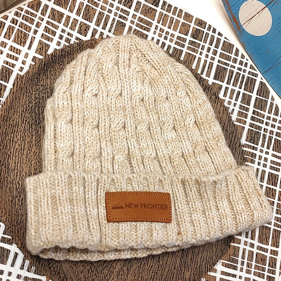 🥰 GUC New Frontier Brand Unisex Use Cable Knit OSFA Reversible Beanie, Oatmeal - Picture 2 of 4